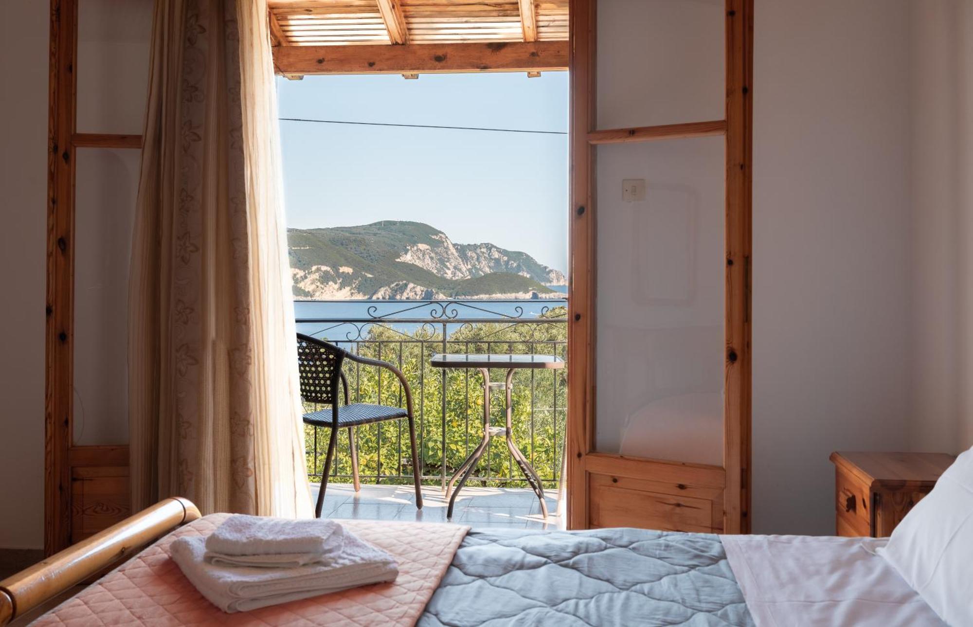 Ulisse Apartments Палеокастрица Экстерьер фото